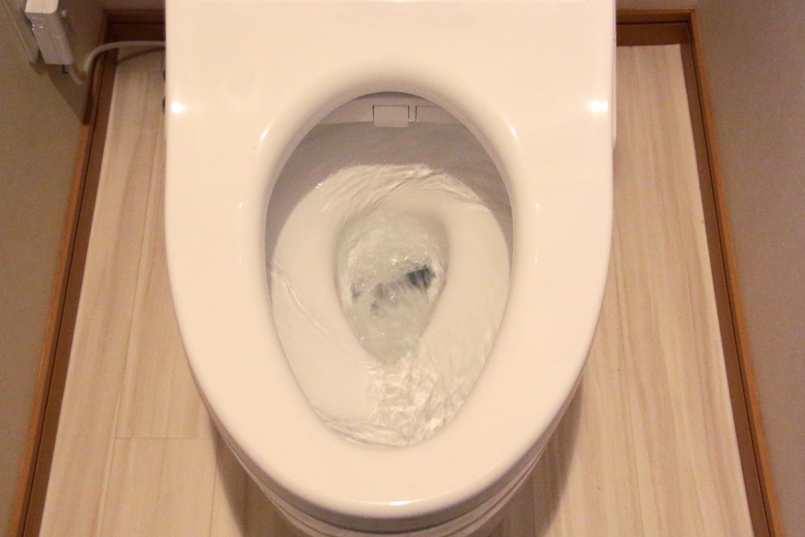 横浜市でトイレの水漏れが起きる主な原因は何が考えられるの?