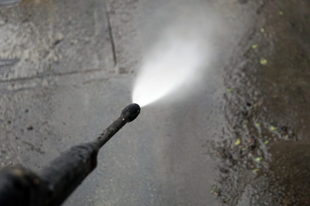 自分で汚水枡を掃除する前に知っておくこと