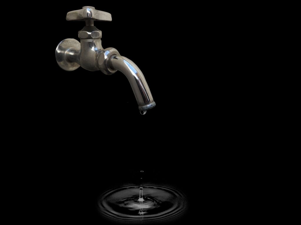 水漏れを放置した場合の3つのリスクと対策方法