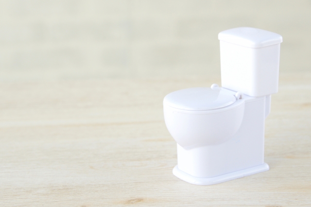 トイレタンクの水漏れを自分で修理する方法とは？