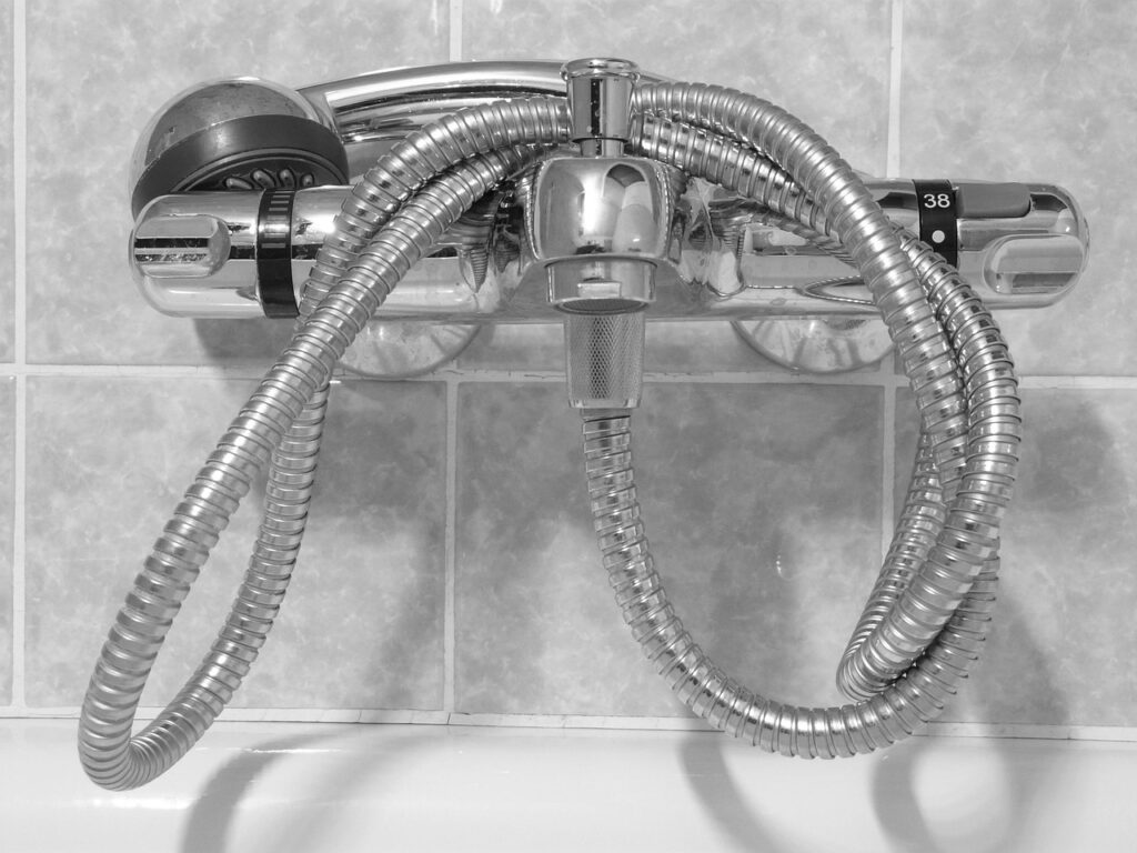 業者に依頼した場合のシャワーの水漏れ修理料金とは？